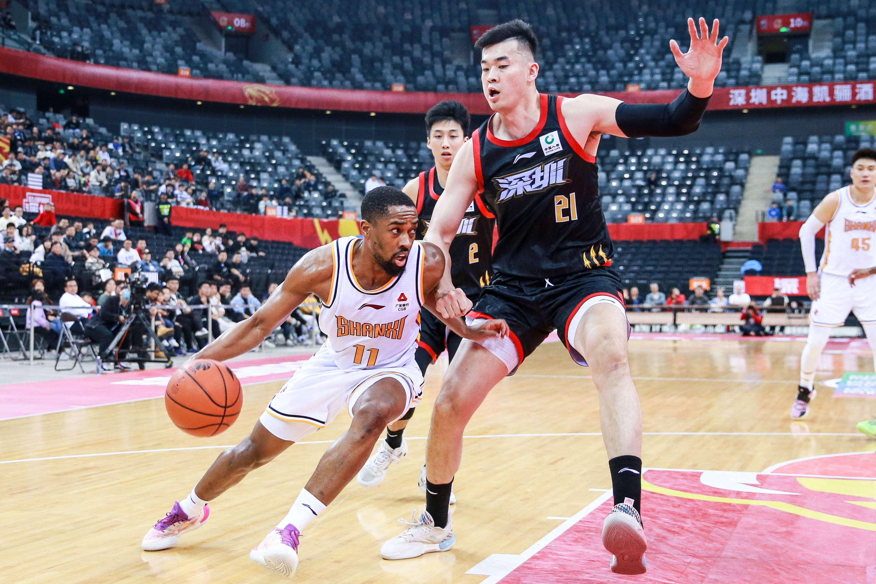 确保防线紧 确保防线紧