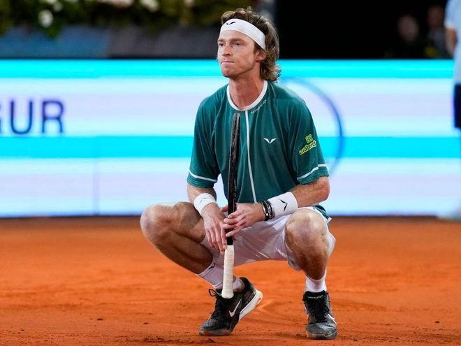 而杜锋在面 而杜锋在面