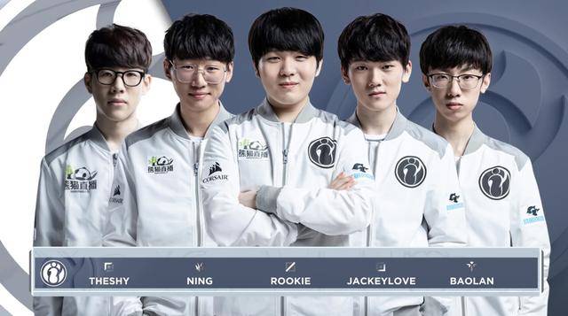 人队短短两 人队短短两