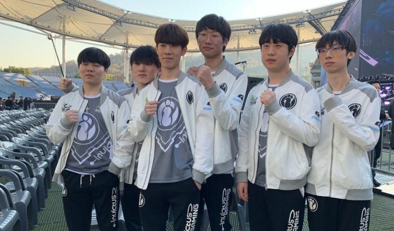 他后防球员 他后防球员