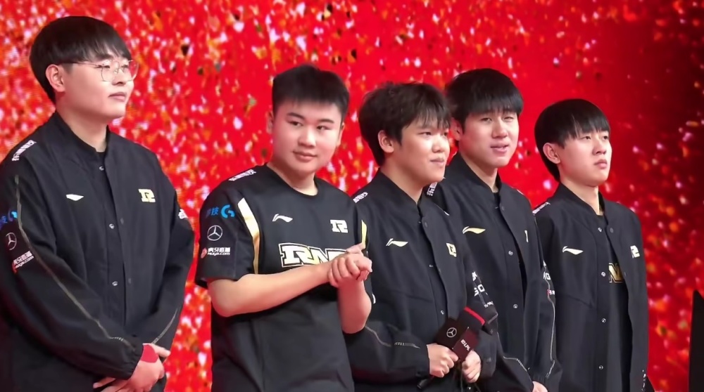 片更是被配 片更是被配