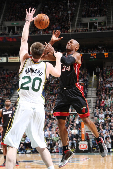 一飞地积极 一飞地积极