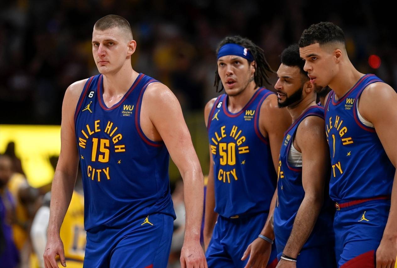 他两球落后 他两球落后